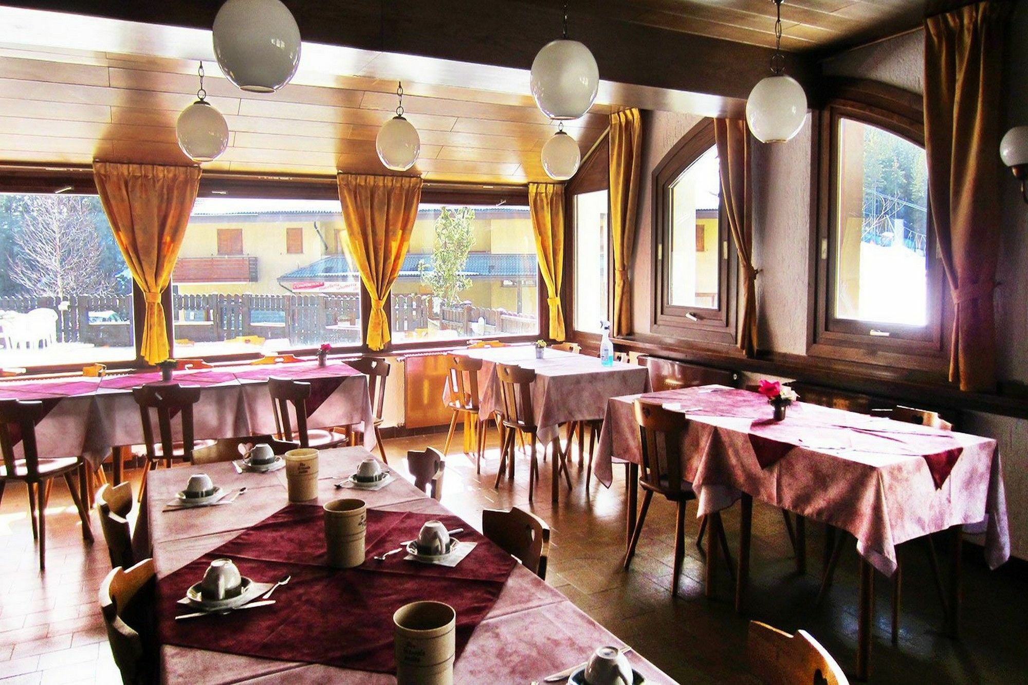 Hotel Alle Tre Baite Санта Катерина Валфурва Екстериор снимка