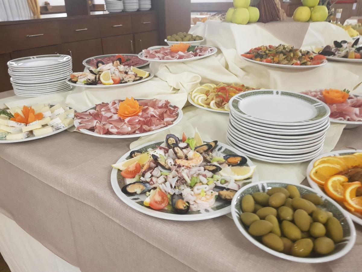 Hotel Alle Tre Baite Санта Катерина Валфурва Екстериор снимка