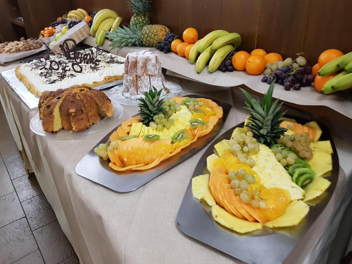 Hotel Alle Tre Baite Санта Катерина Валфурва Екстериор снимка