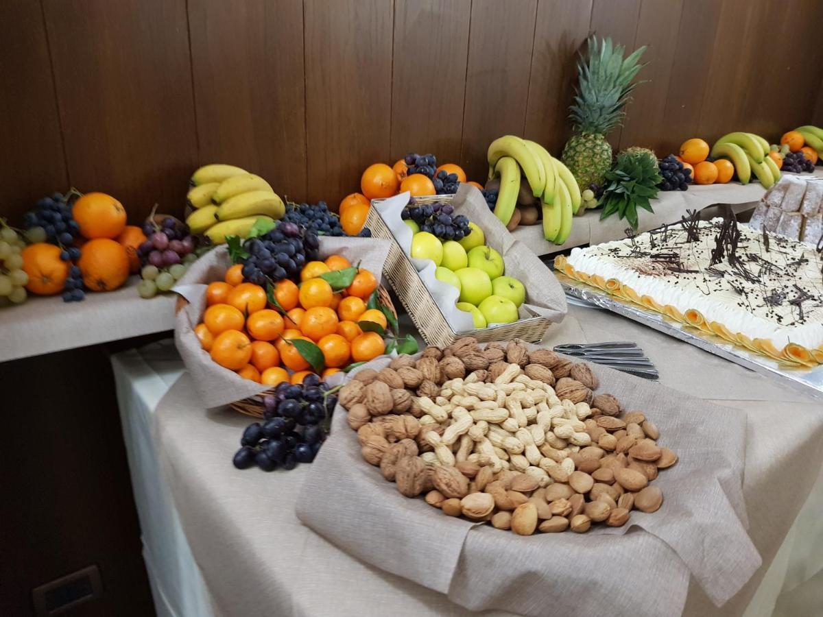 Hotel Alle Tre Baite Санта Катерина Валфурва Екстериор снимка