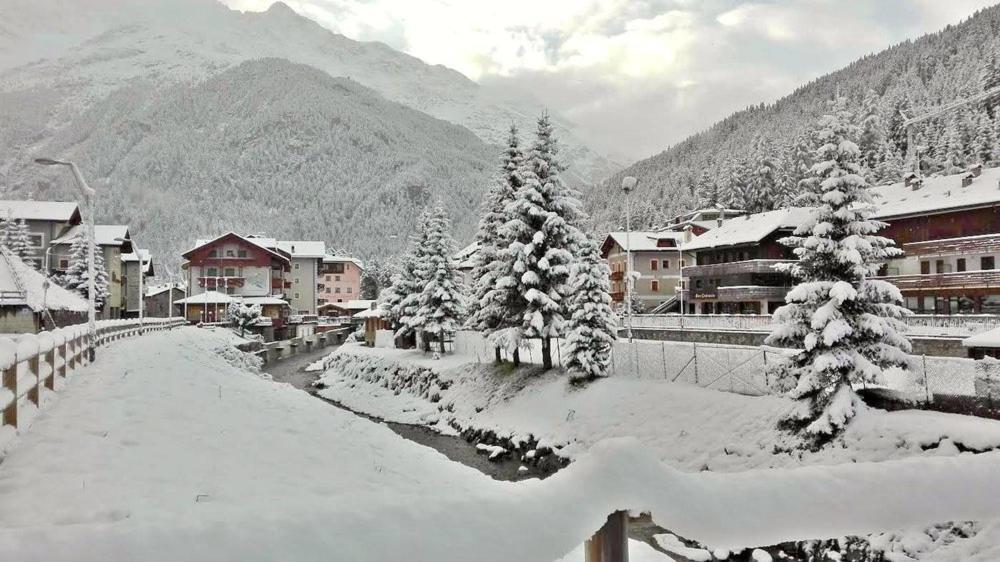 Hotel Alle Tre Baite Санта Катерина Валфурва Екстериор снимка